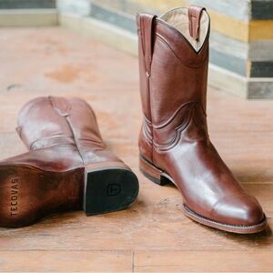 Tecovas "The Earl" Bourbon Calf Roper Boots Men’s 10.5 Wide (EE) - Retired Color